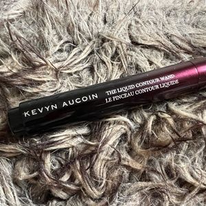 Kevyn Aucoin The Liquid Contour Wand in Sculpting Deep